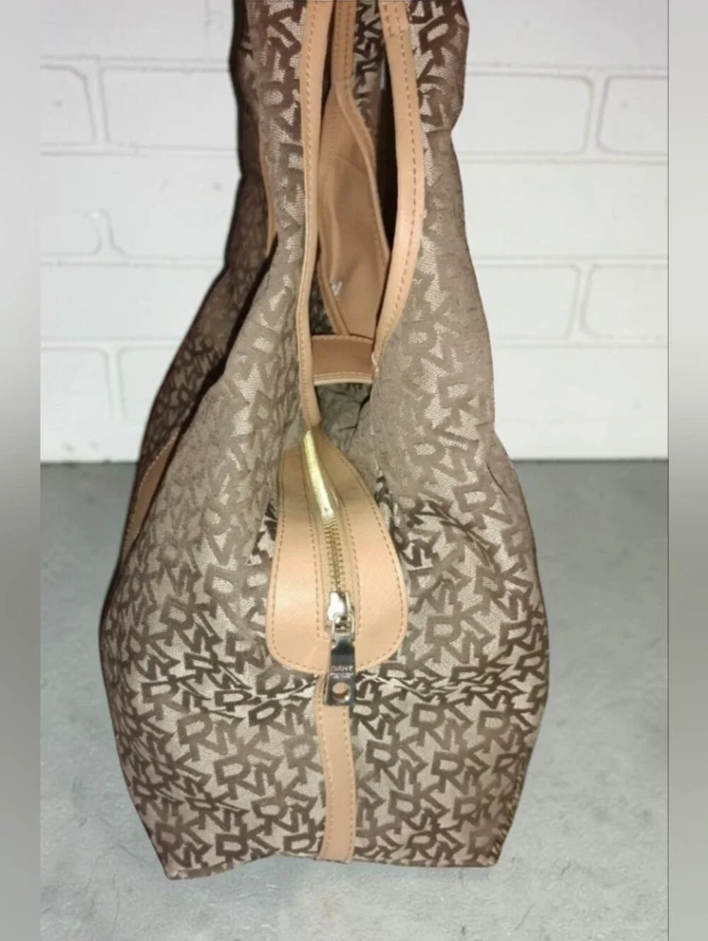 ✨ Vintage DKNY Monogram Town & Country Hobo Shoulder Bag - EUC ✨